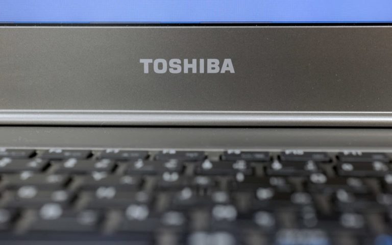 توشيبا تخرج من صناعة الحاسب بعد 35 عامًا